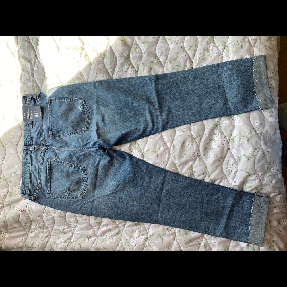 Gap Universal Boyfriend jeans mid rise NWT